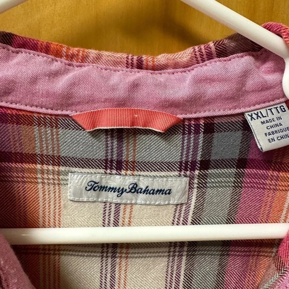 Tommy Bahama soft rayon long sleeve button down. Men’s size XXL - Picture 3 of 3
